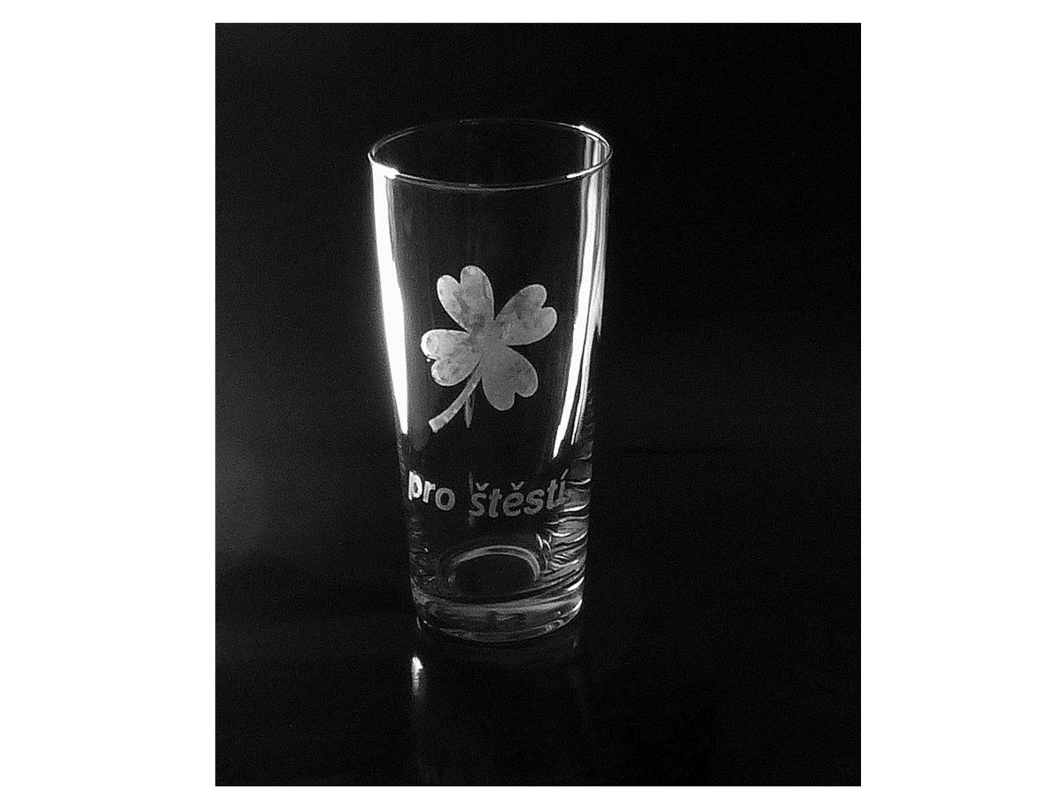 Zdobená sklenička - čtyřlístek pro štěstí