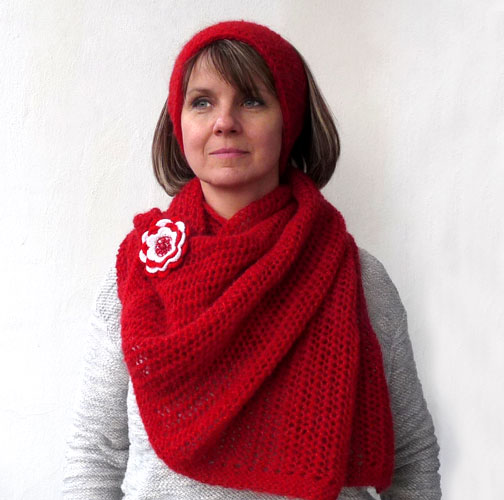 Pletená šála s průvlekem - síťovaná 