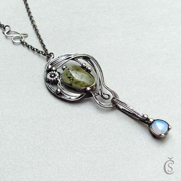 Kyvadélko - Prehnit, Opalit