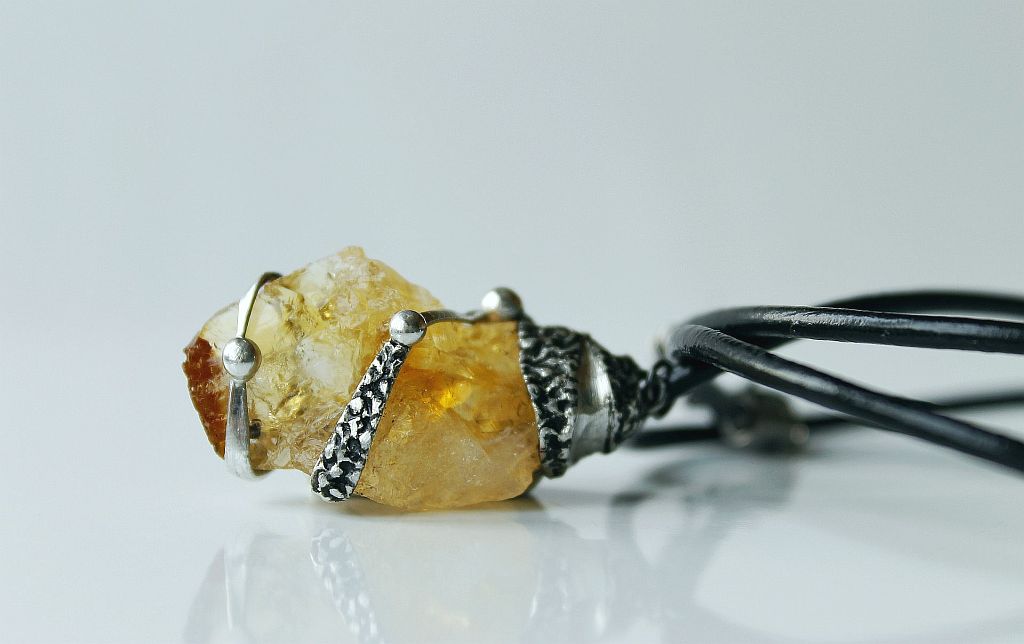 Hélios .. ( citrín )