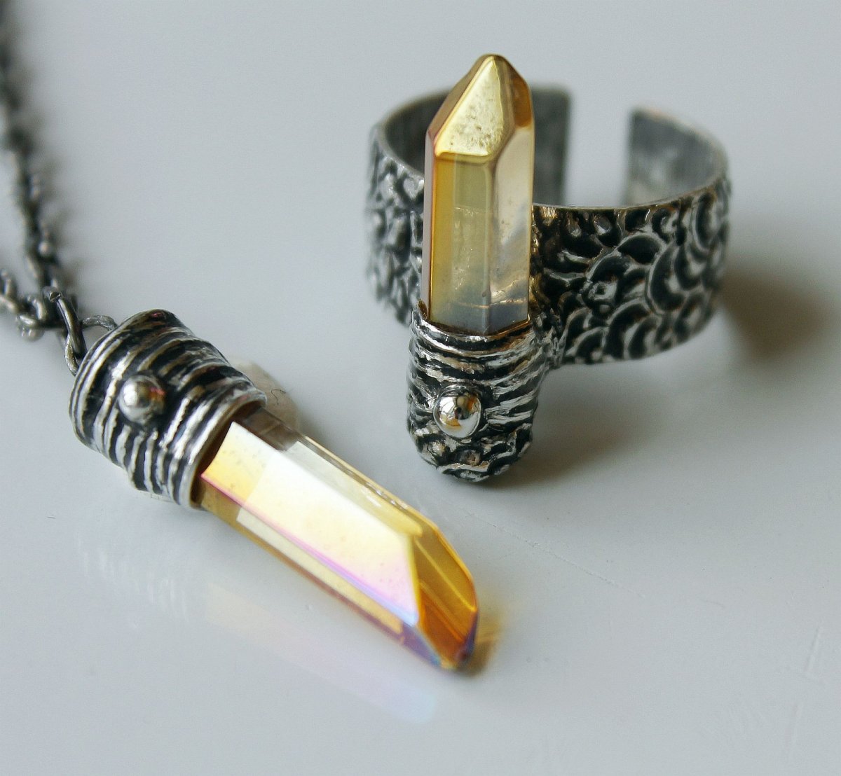 Zlatuška ..  sada-  ( křišťál aqua aura )