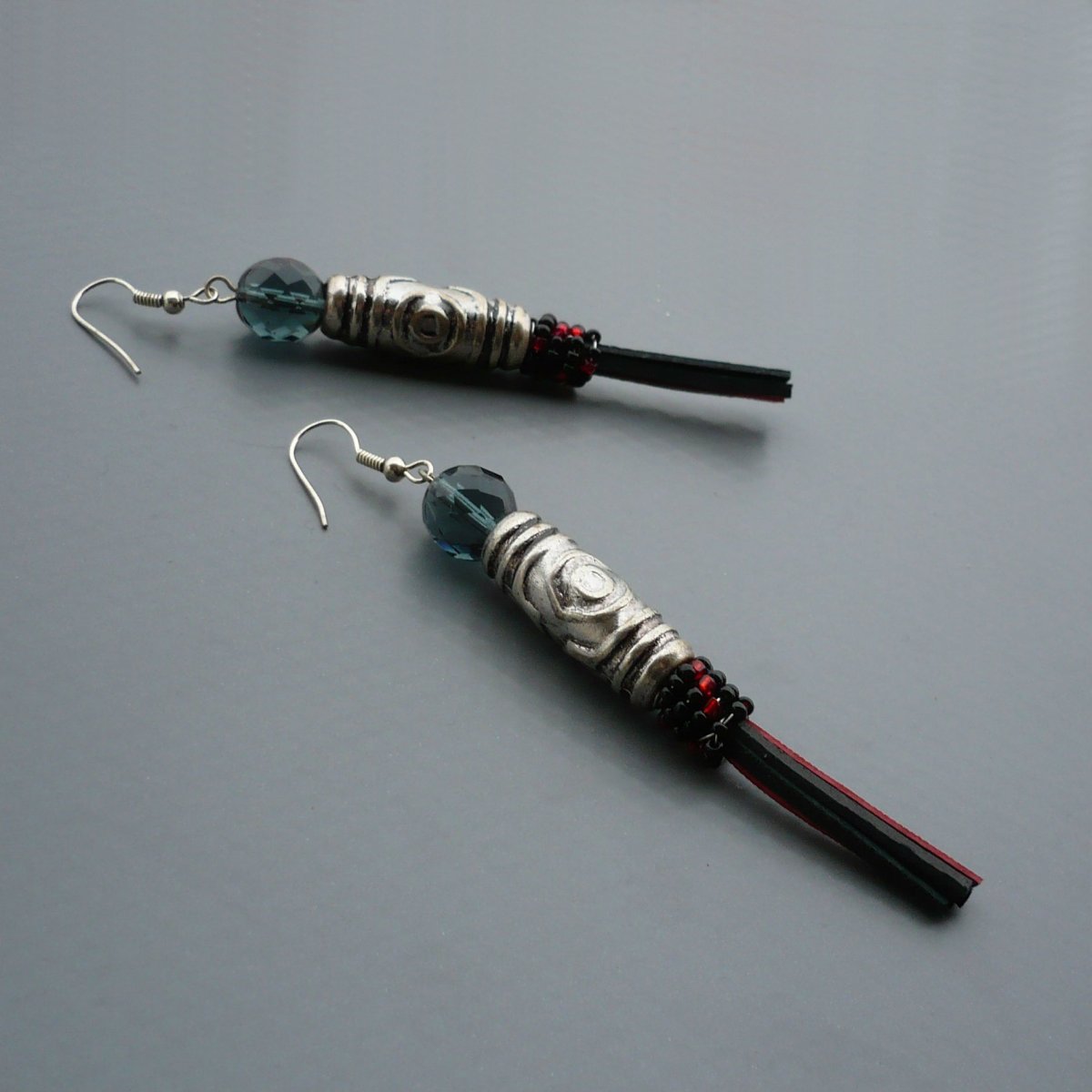 Démonické dlouhé náušnice