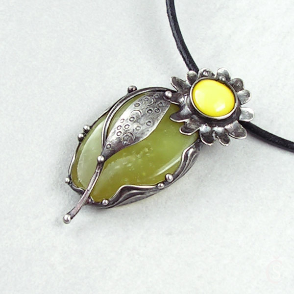 Jarní s kopretinkou - Jadeit, sklo