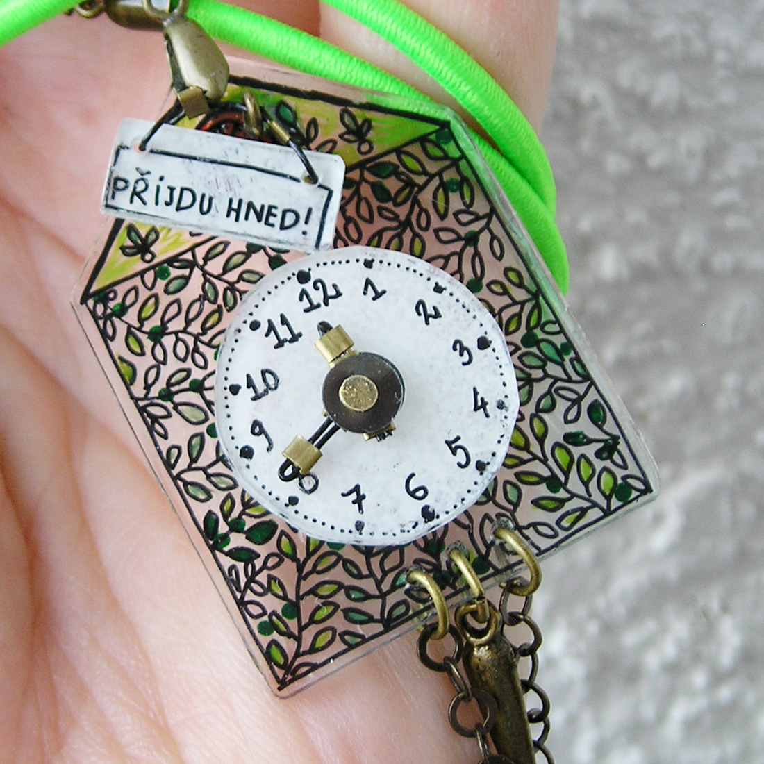 plastový přívěsek Kukačkové hodiny