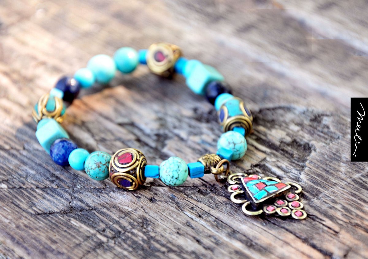 Tibet - lapis lazuli, tyrkys, howlit, tyrkenit, korál