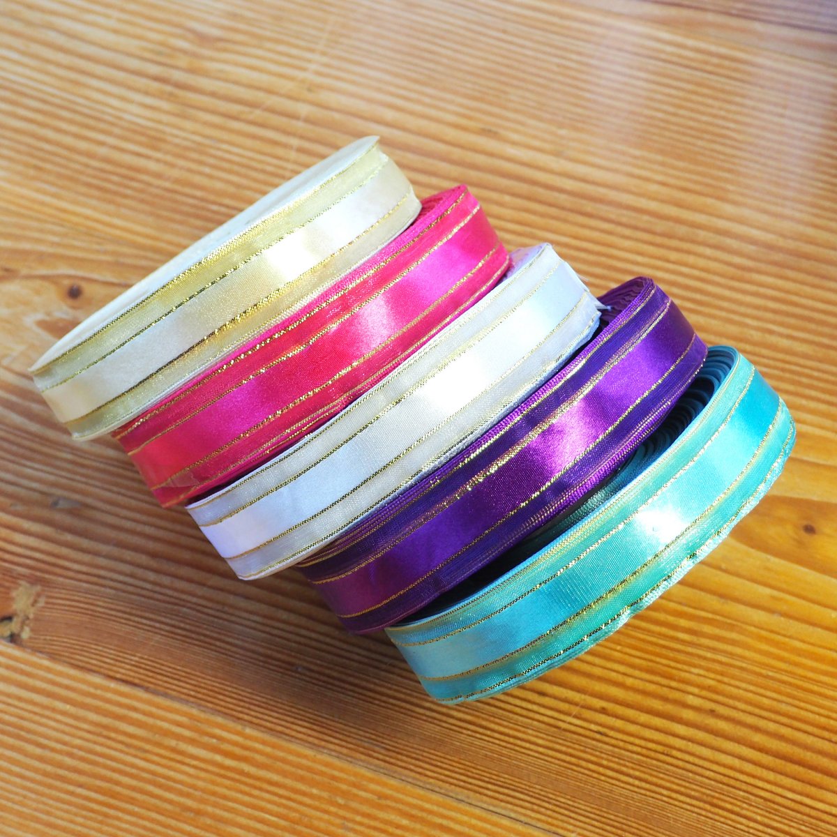 Ozdobná Stuha šíře 2,5cm - 1m - Fialová