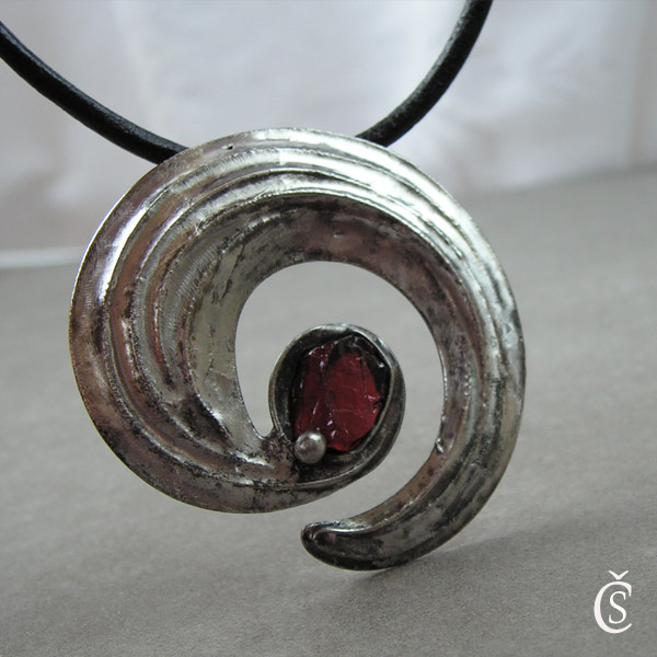 Paralelní světy - Granát Rodolit