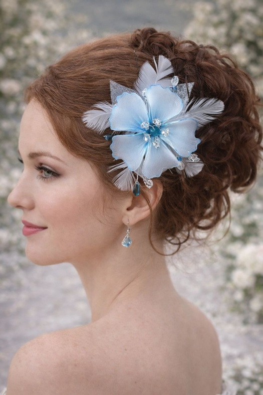 Elegantní modrá květinová spona do vlasů