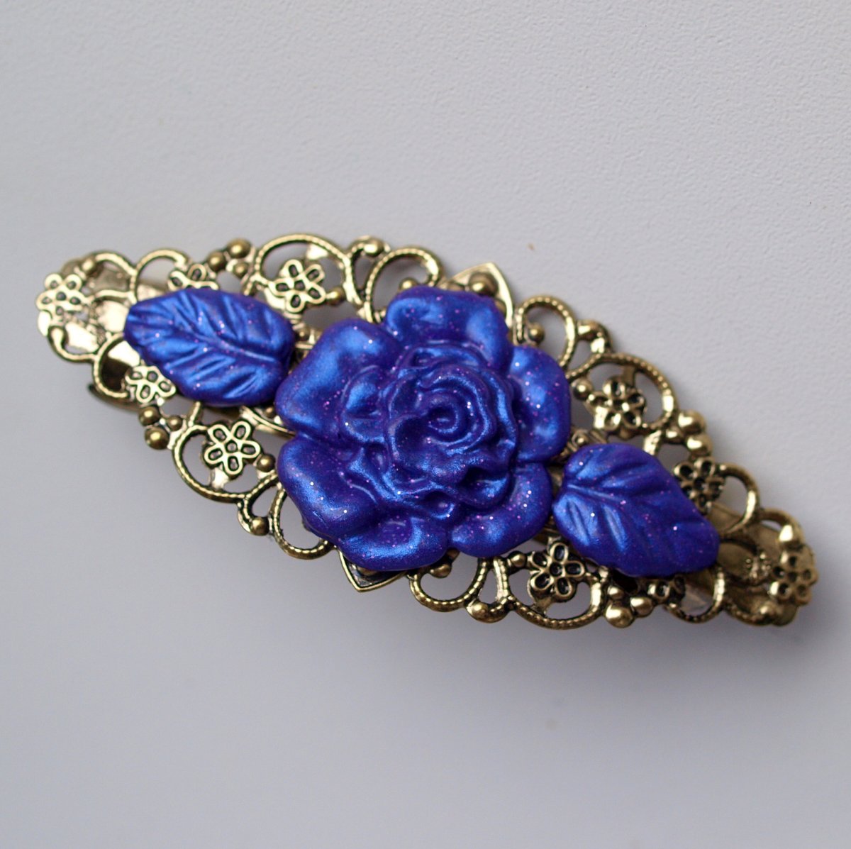 Spona fialová růže
