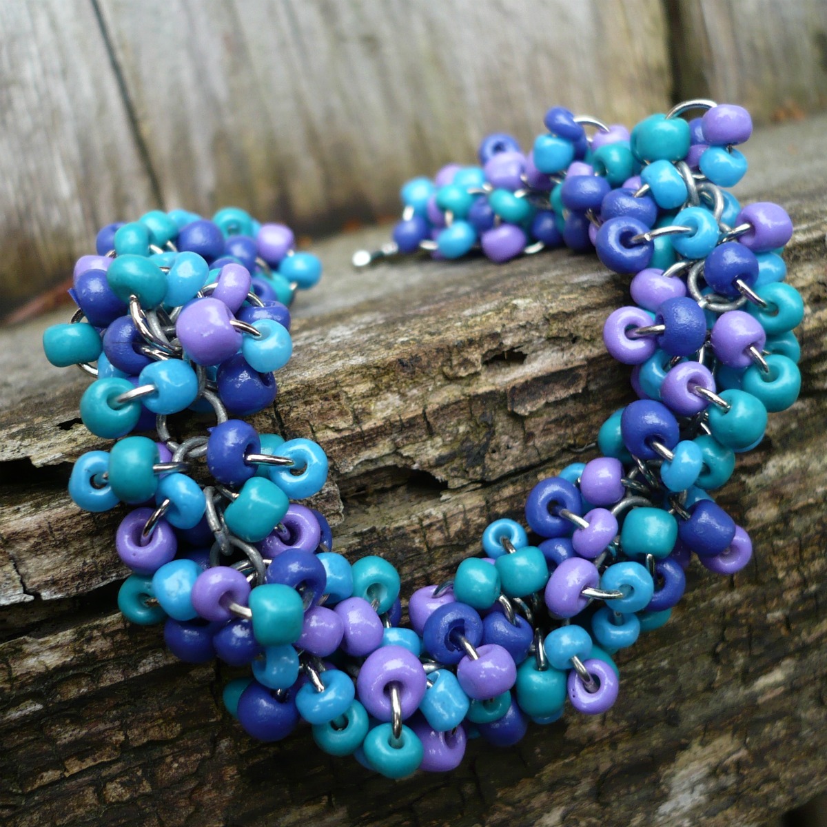 Tyrkysovo-fialové hrozny