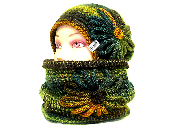 SOUPRAVA ČEPICE A NÁKRČNÍKU S APLIKACÍ