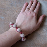 Náramek shamballa z obšitých kuliček