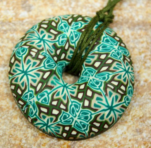 vzorovaný náhrdelník - donut