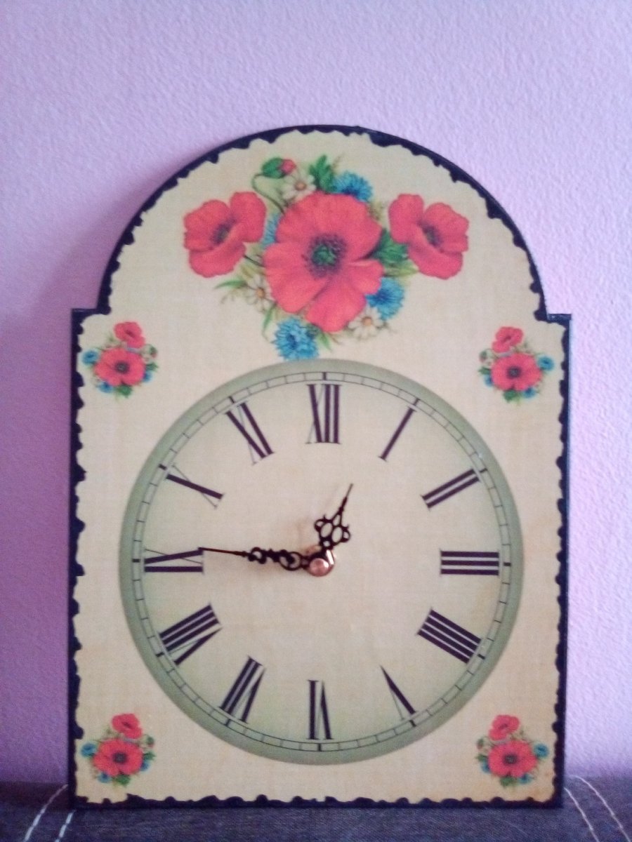 H.  SELSKÉ HODINY-vlčí máky