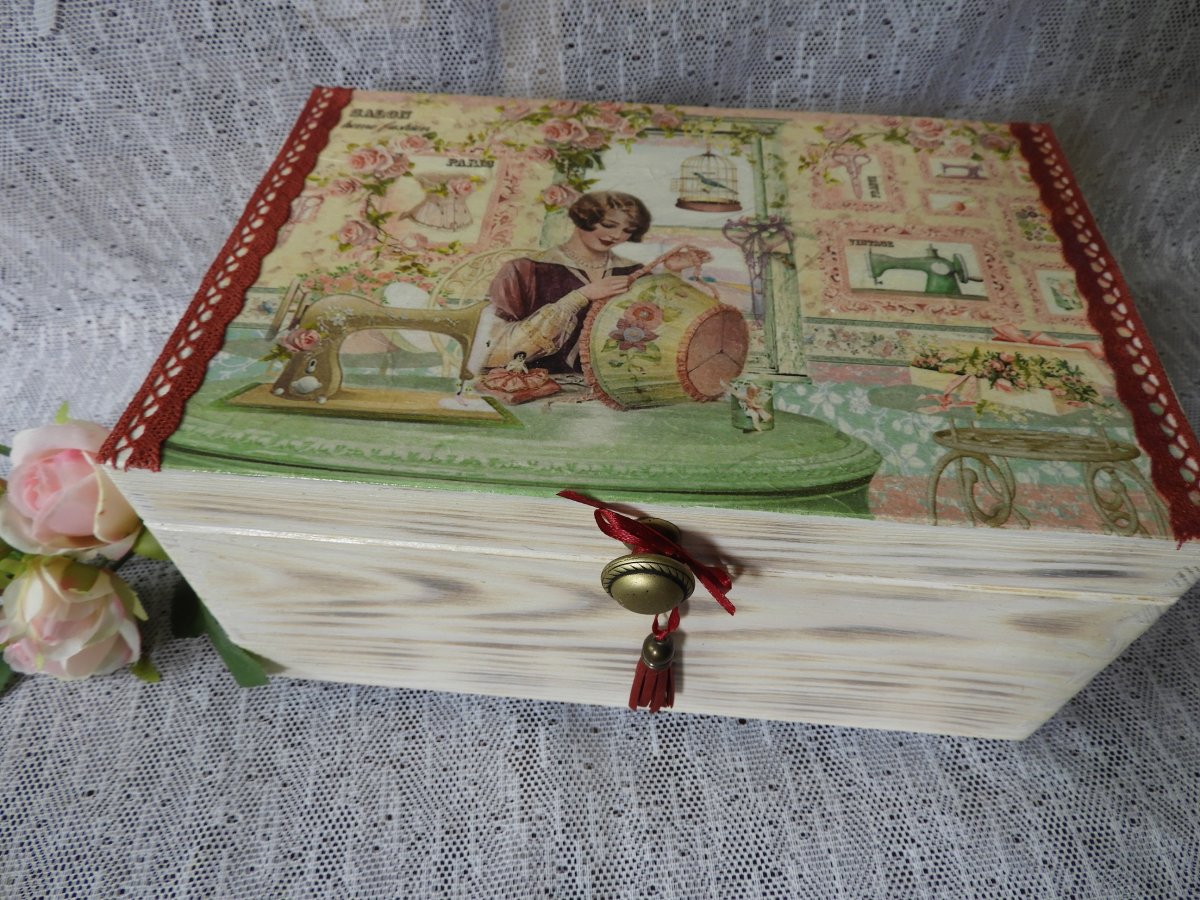 Truhla, krabice romantická pro švadlenku