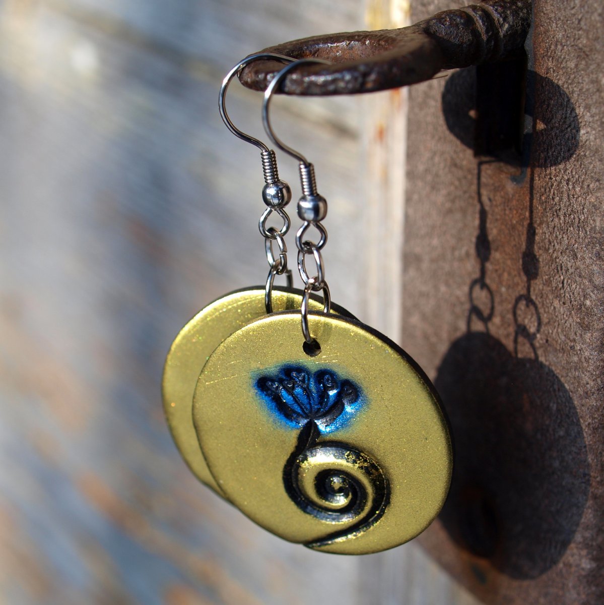 Náušnice - zlatomodrá srdíčka