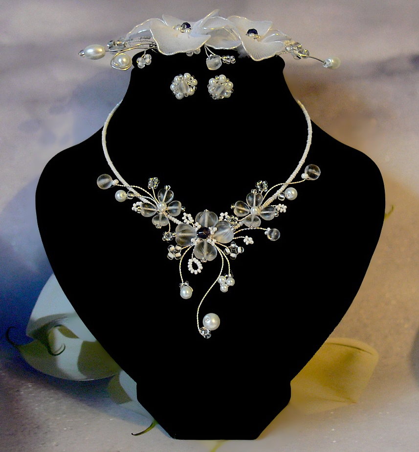 set s nylonovými květy