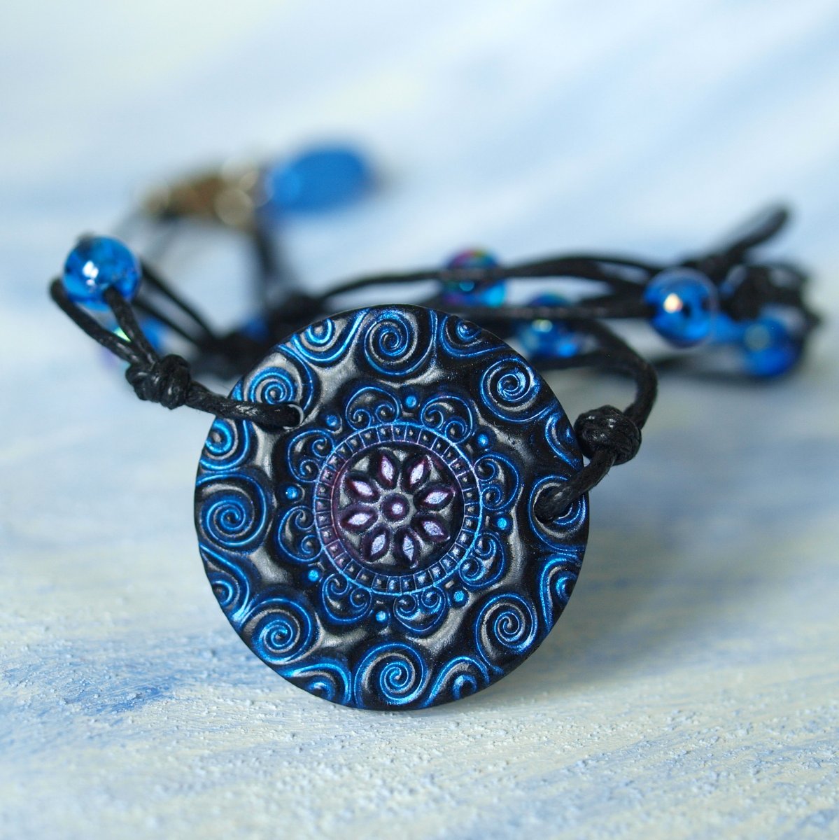 Náhrdelník - tmavou nocí