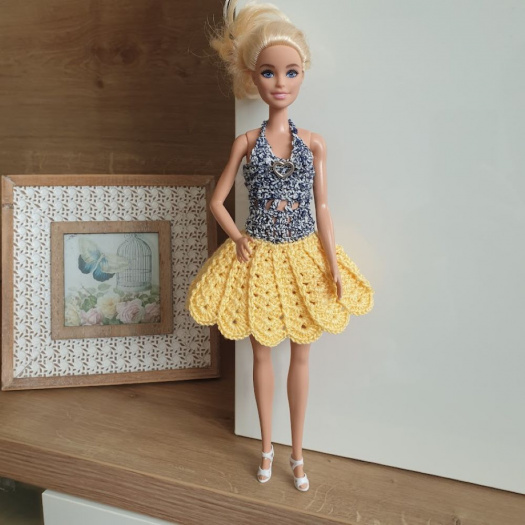 Šaty pro Barbie