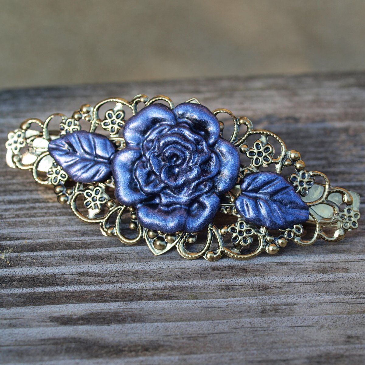 Spona šedofialová růže