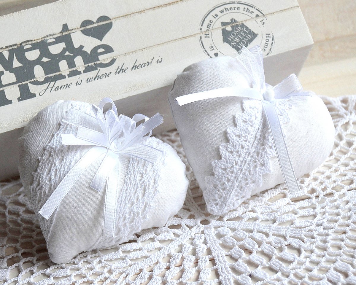 Slavnostní bílé srdíčko I.