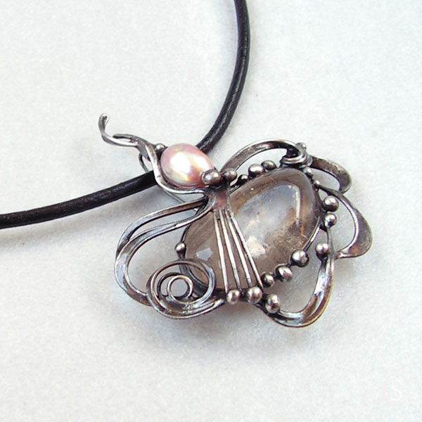 Čtyři tóny lyry - Záhněda, Perla