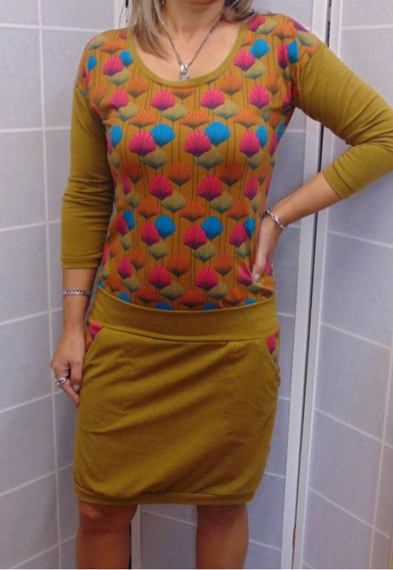 Šaty s vějířky S - XXXL