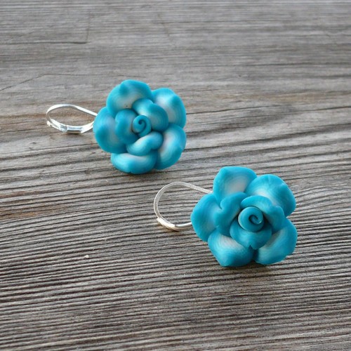 Tyrkysové květinové náušnice
