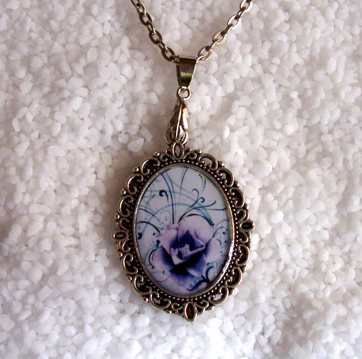 Náhrdelník z pryskyřice