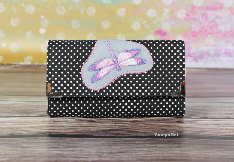 Vyšívaná peněženka - Vážka