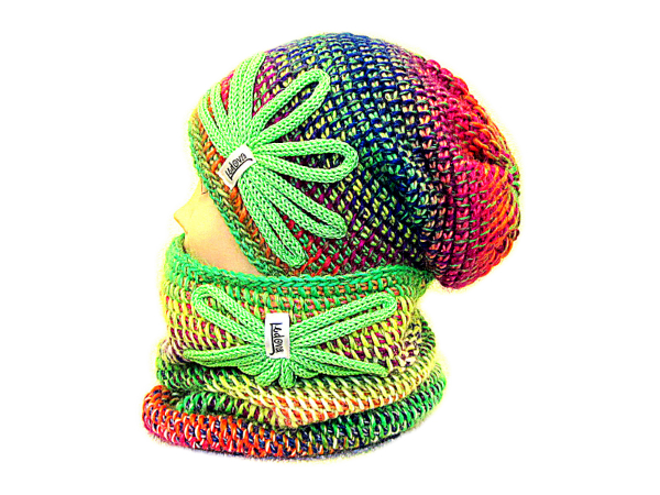 SOUPRAVA ČEPICE A NÁKRČNÍKU S APLIKACÍ