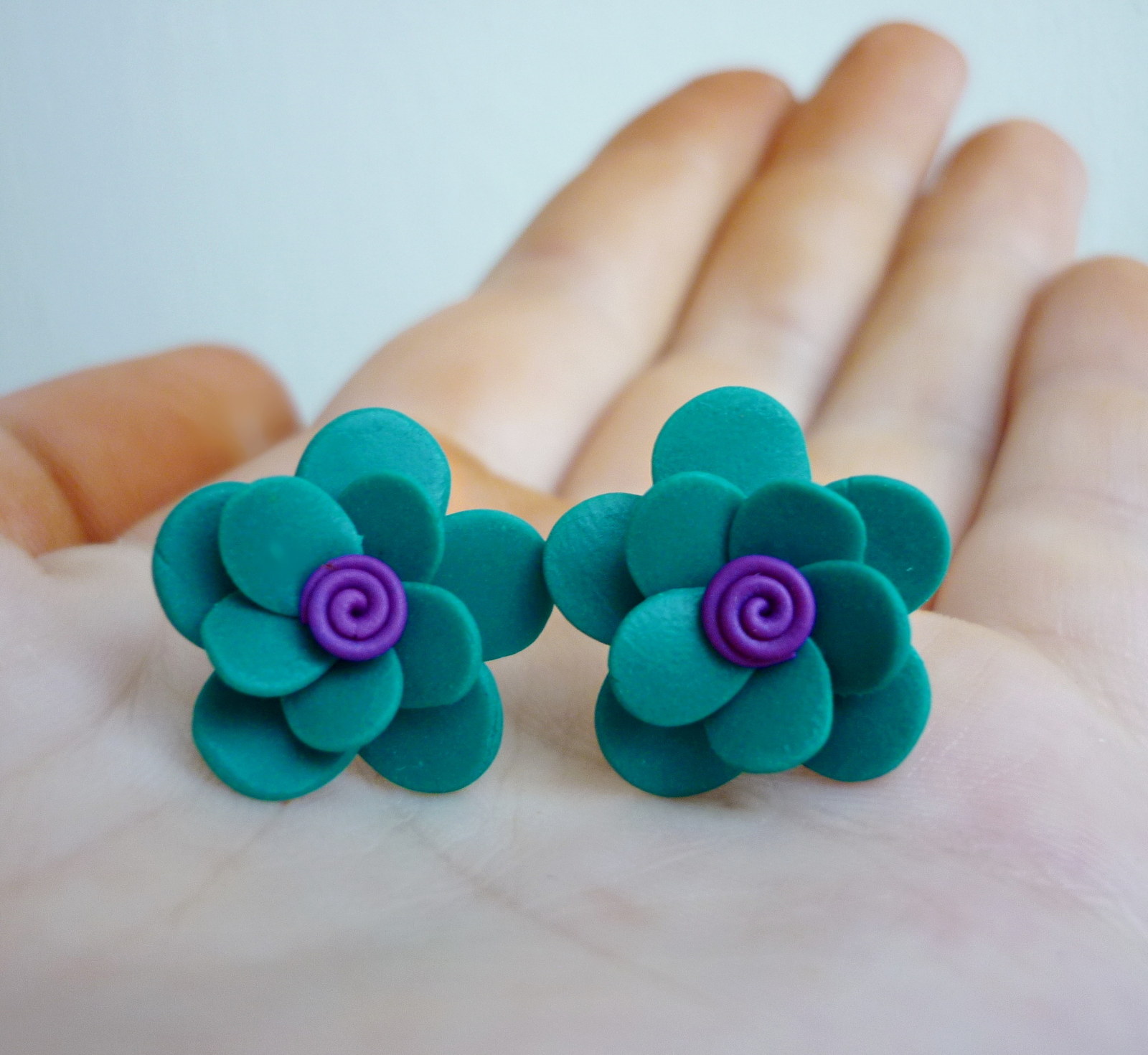 Smaragdové květinky - fimo náušnice jako pecky