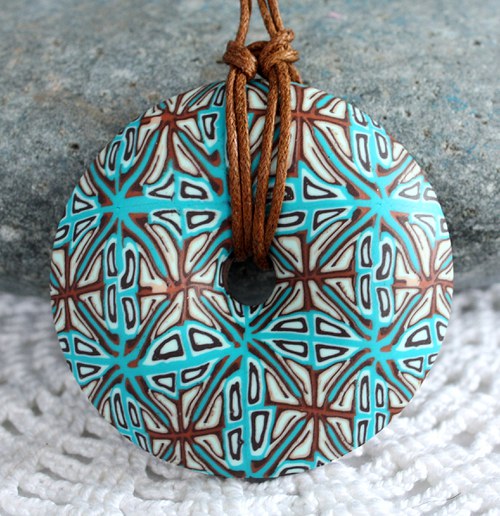 vzorovaný náhrdelník - donut