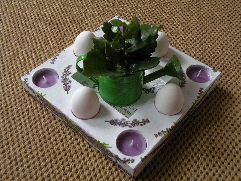 Svícen nebo stojánek na vejce??hranatý,levandule