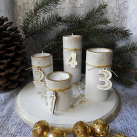 Sada dřevěné svícny s podložkou kulatá zlatá