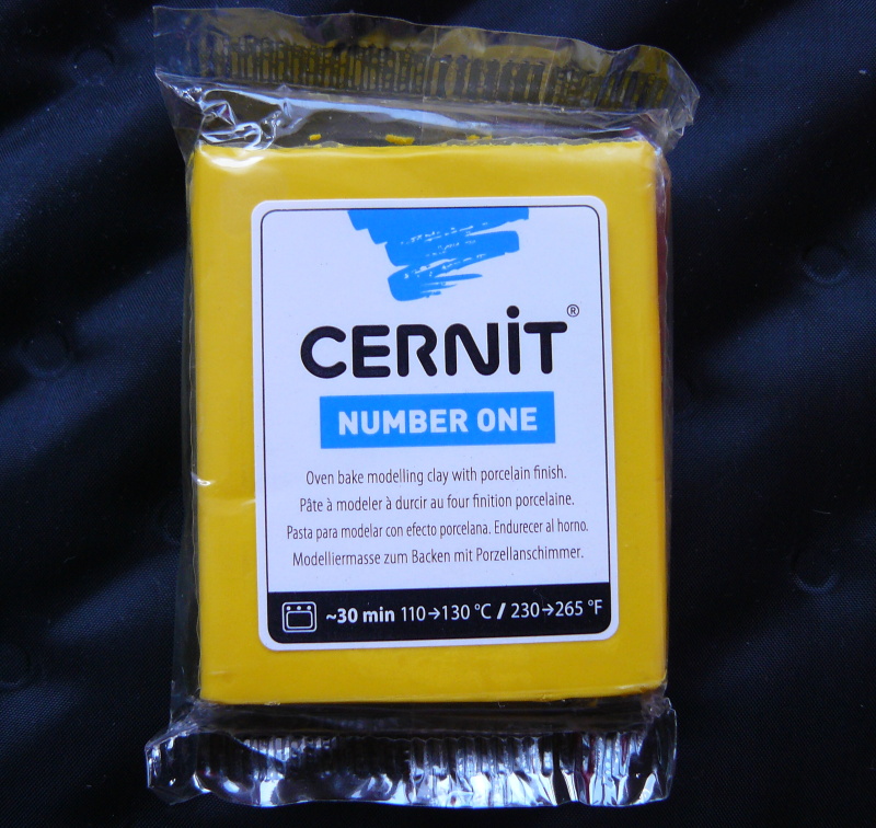 Cernit žlutý (700)