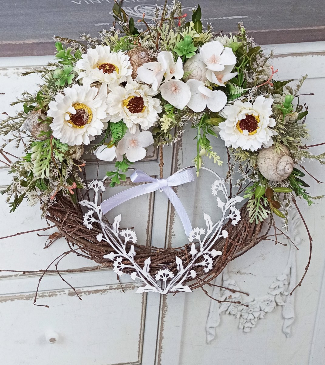 Věnec s plechovým srdíčkem