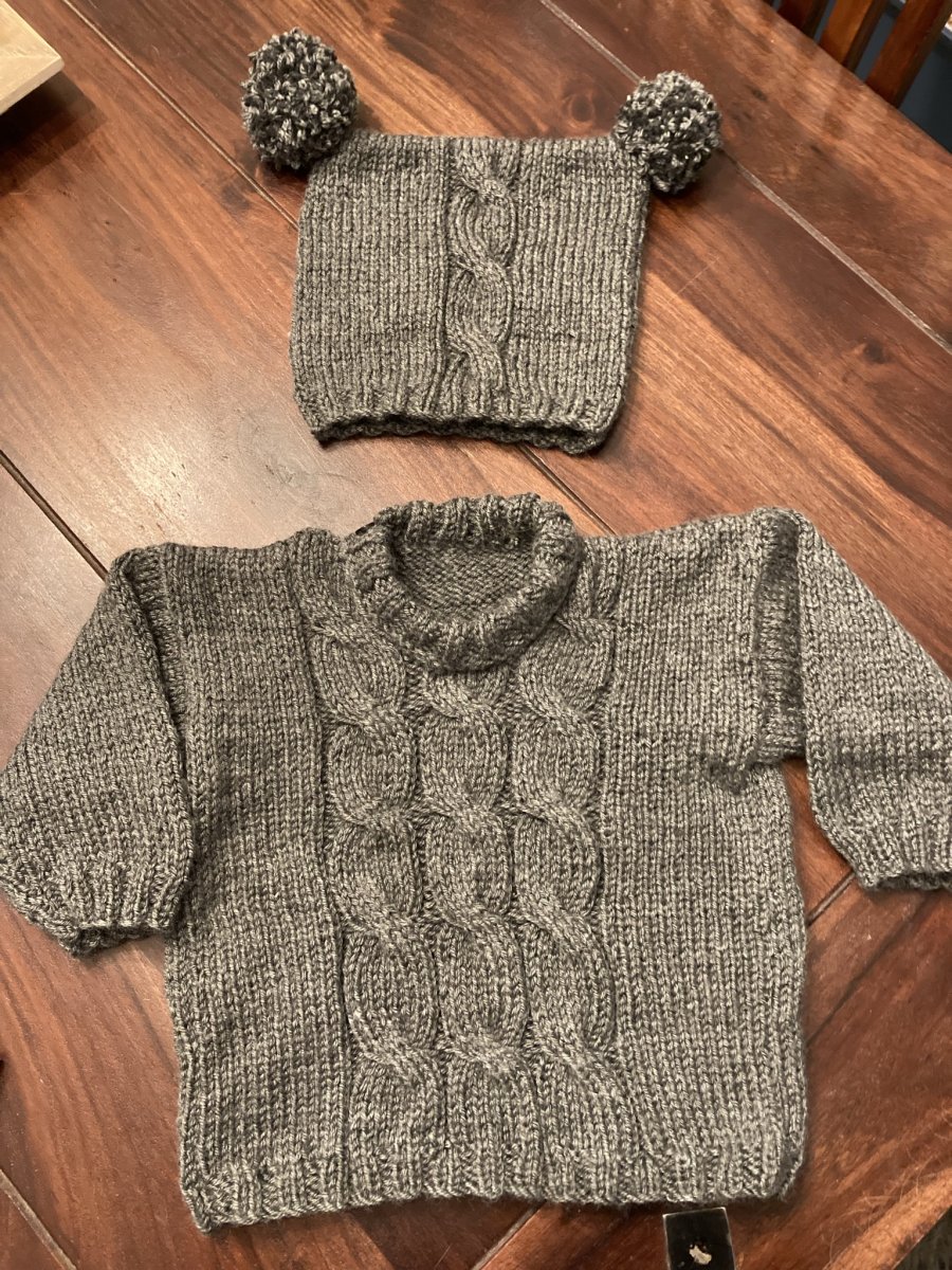 Ručně pletený dětský svetřík