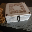 Krabička-šperkovnice krása dřeva bílá 4 přihrádky