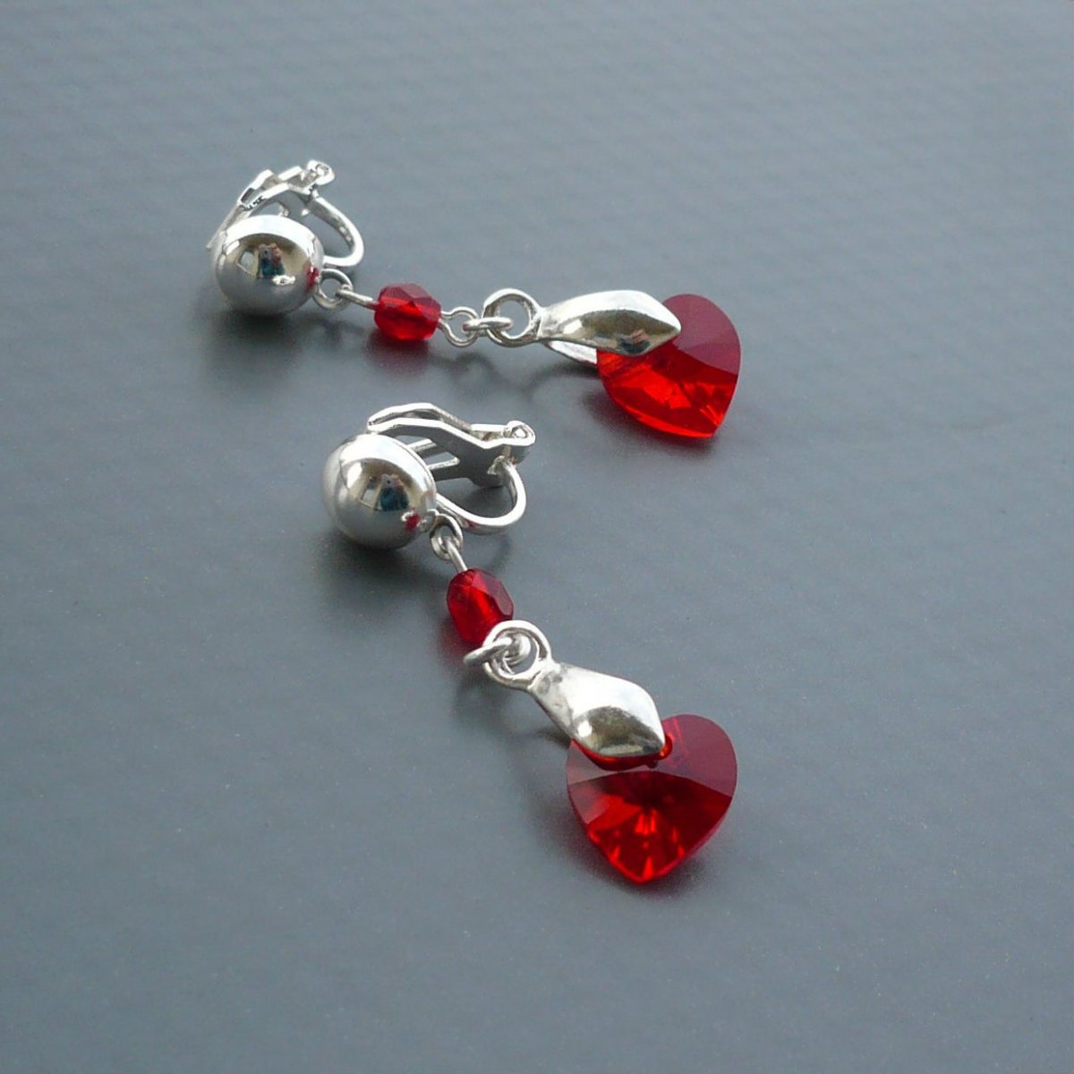 Light siam Swarovski srdce - klipsové náušnice