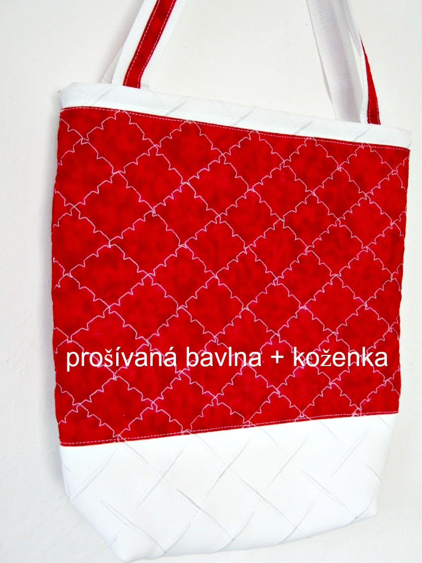 Červenobílá kabelka 