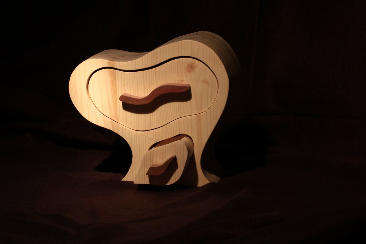 Dřevěná šperkovnička