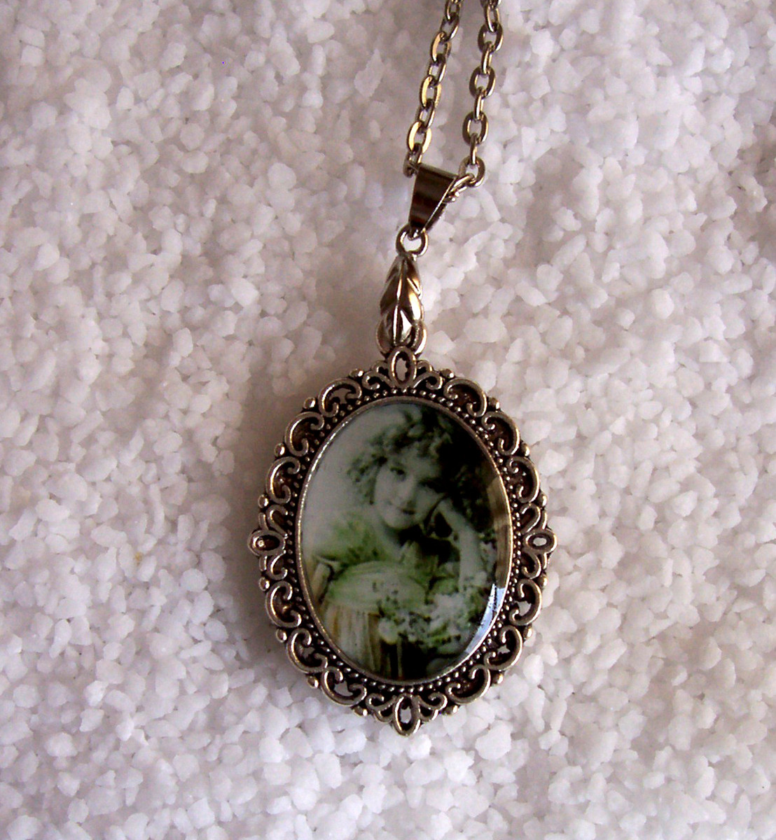 Náhrdelník z pryskyřice