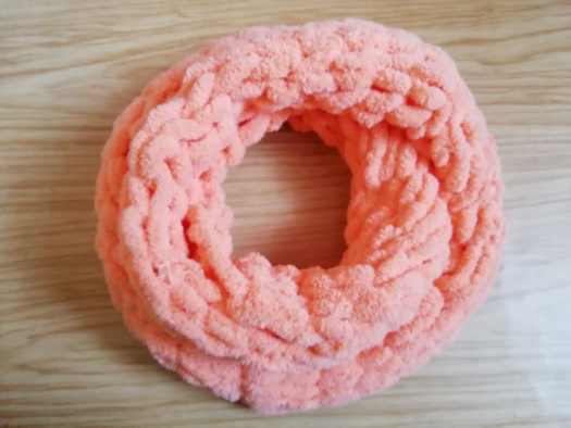 Měkký pletený nákrčník puffy - broskev