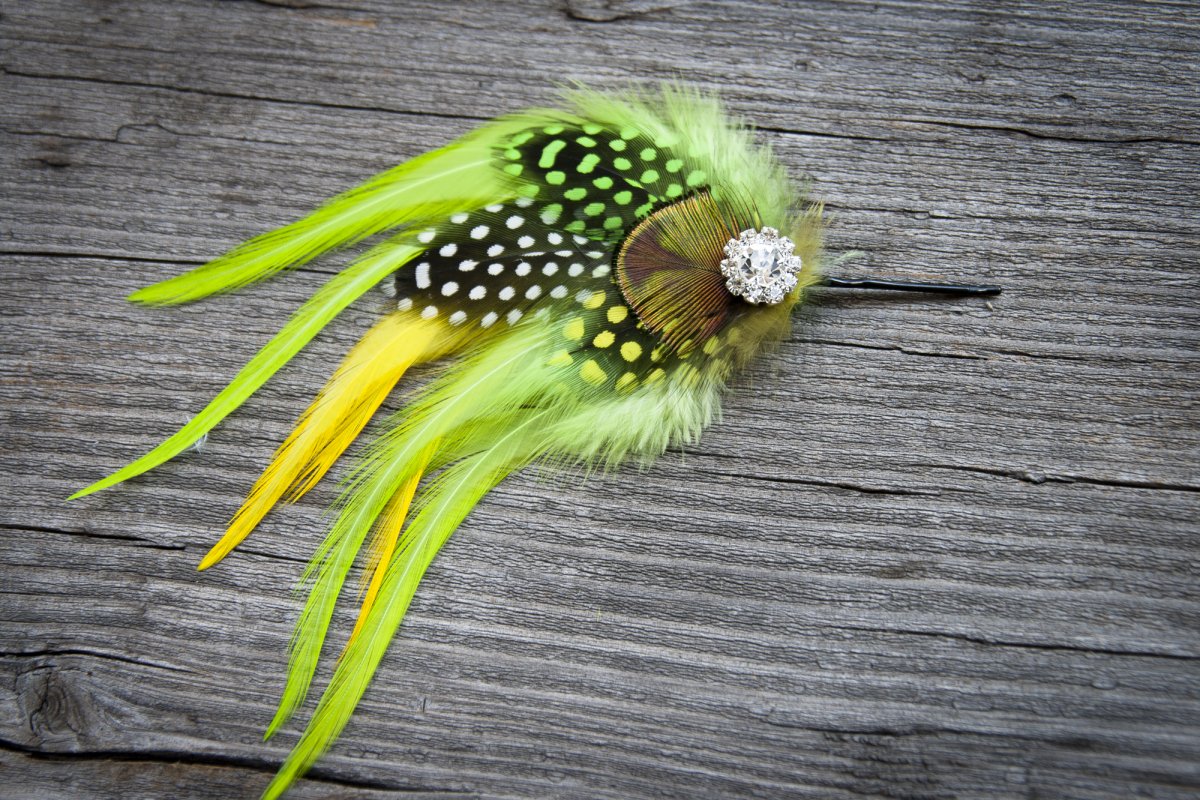 Peříčkový fascinátor