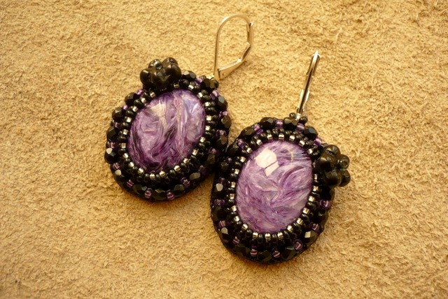 Čaroity v černé - rhodium