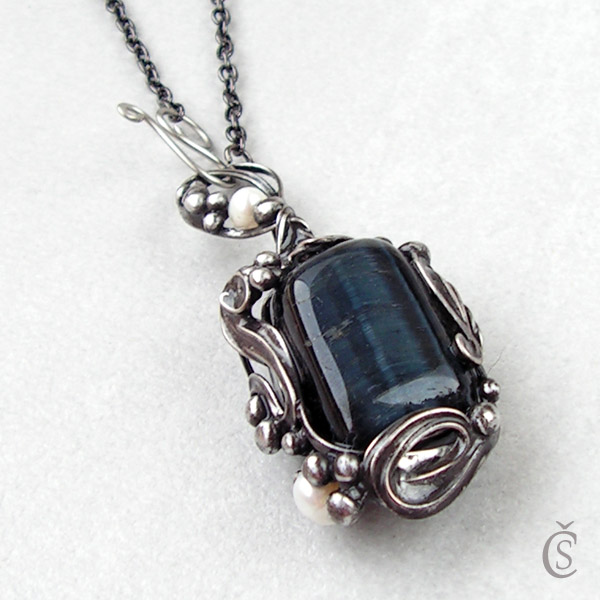 Půlnoční - Sokolí oko, perla