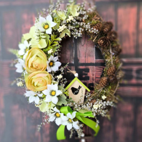 Věneček ve tvaru vajíčka s domečkem