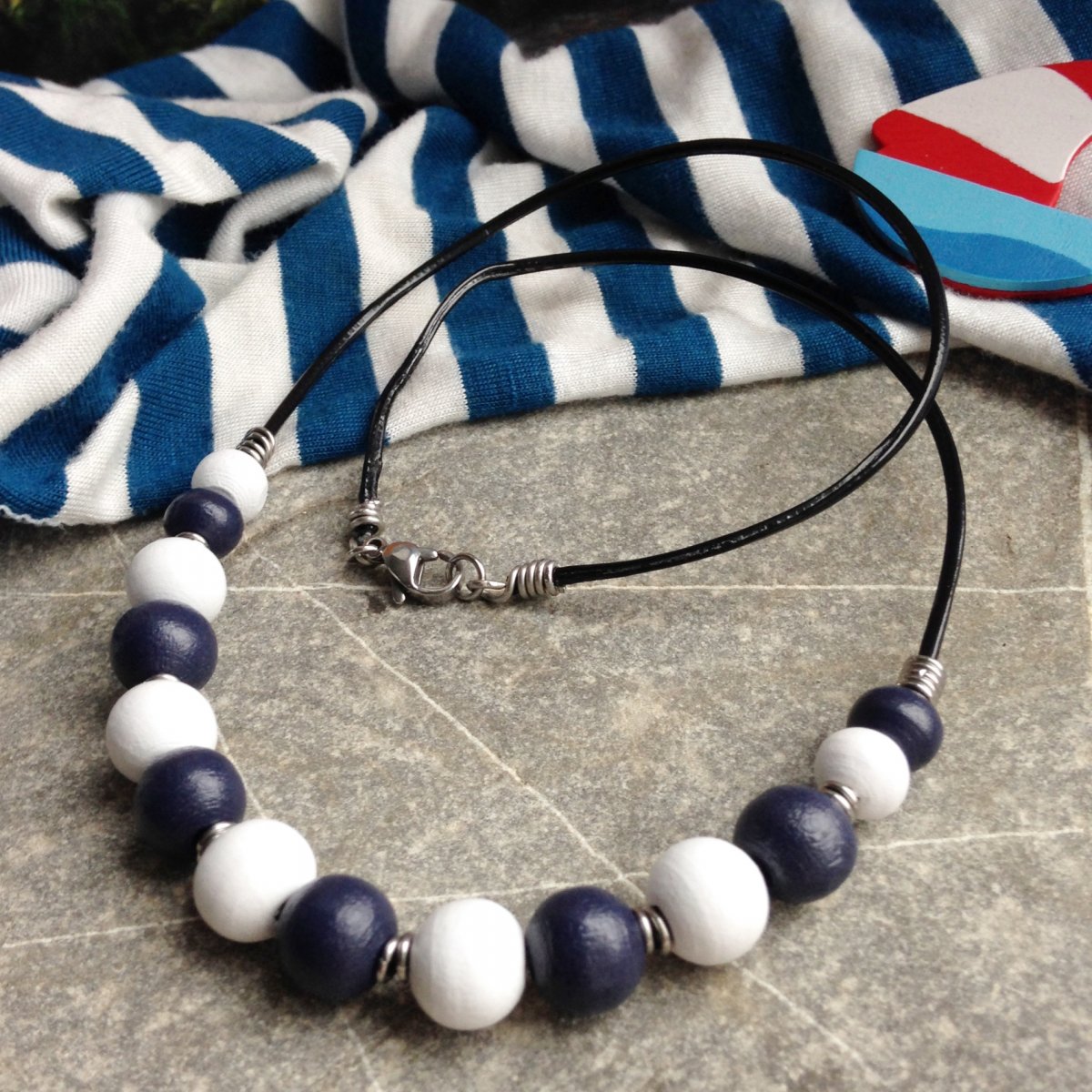 Modro-bílý námořník - korále