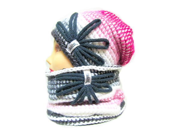 SOUPRAVA ČEPICE A NÁKRČNÍKU S APLIKACEMI /dvojnit